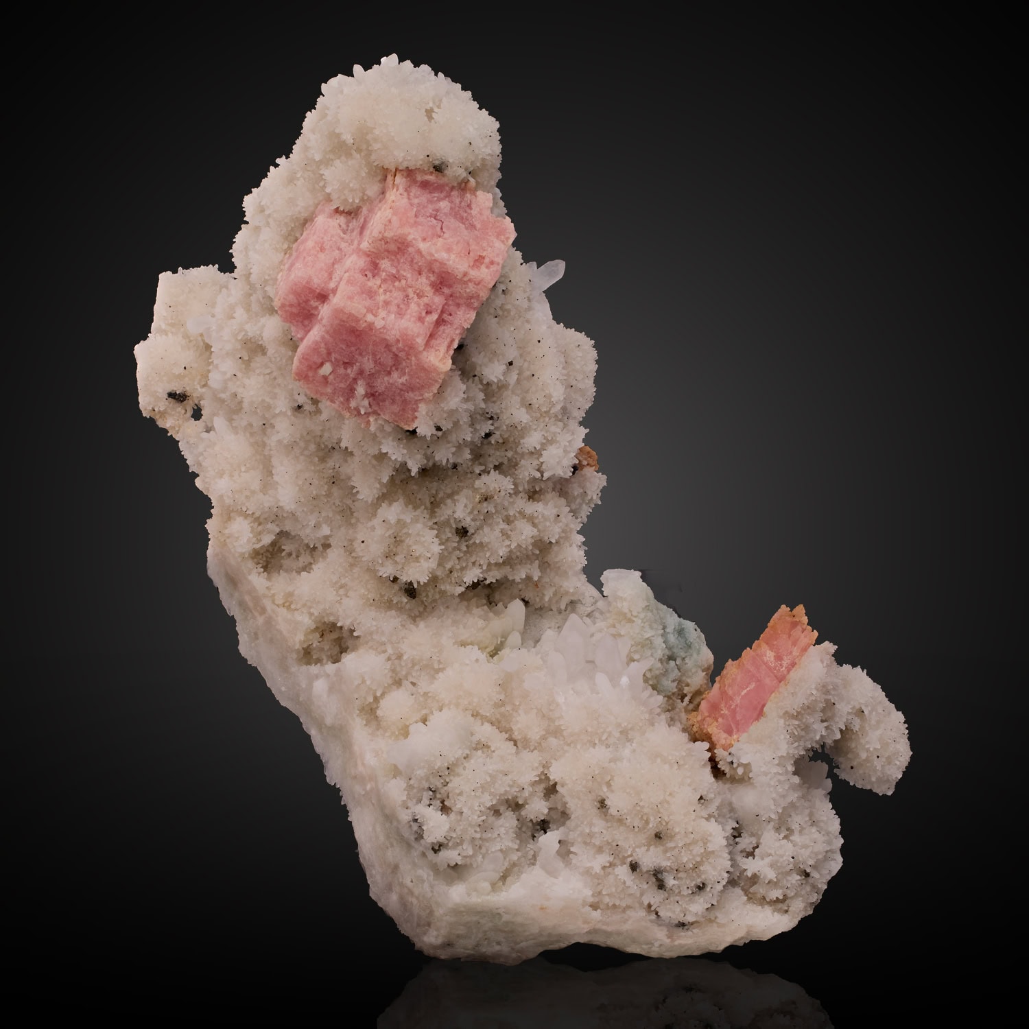 Rhodochrosite, Quartz