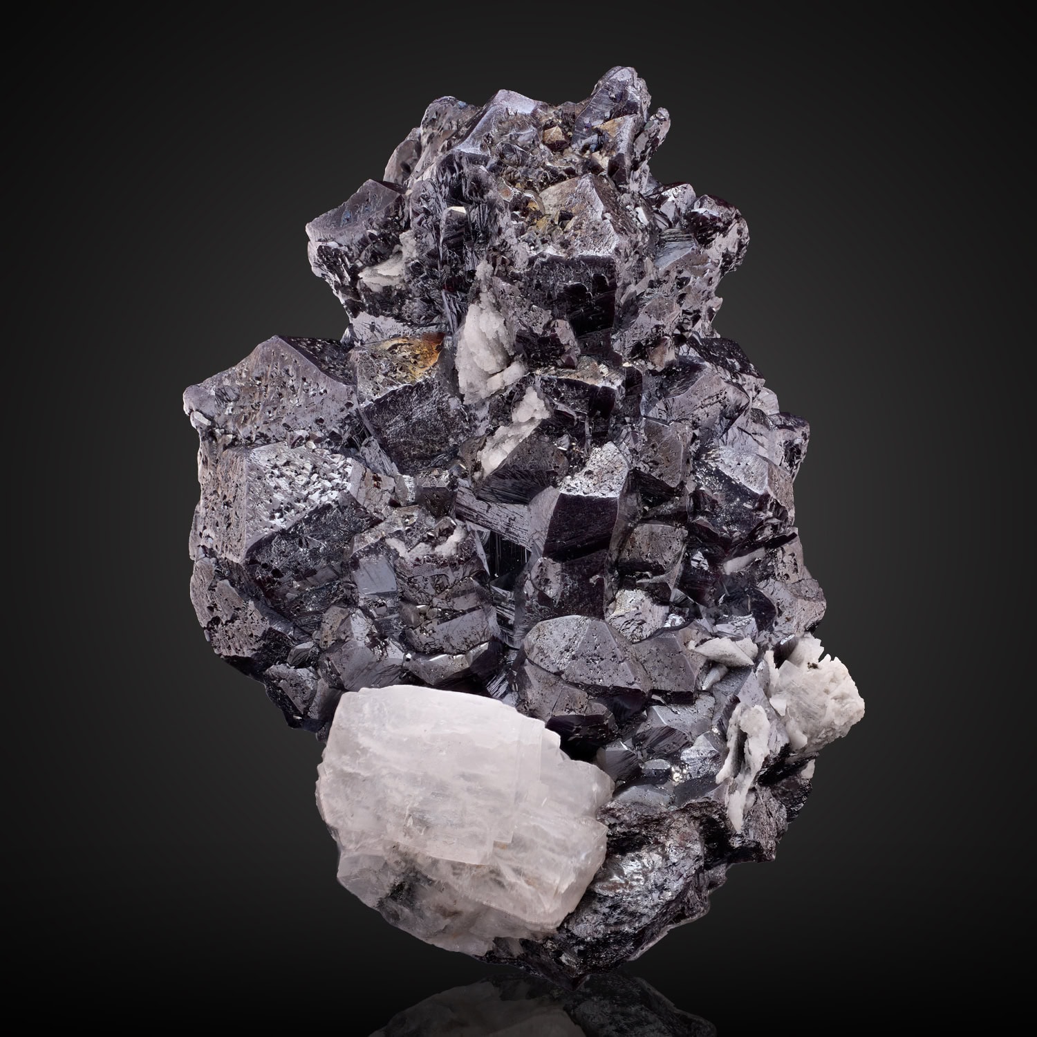 Pyrargyrite, Calcite