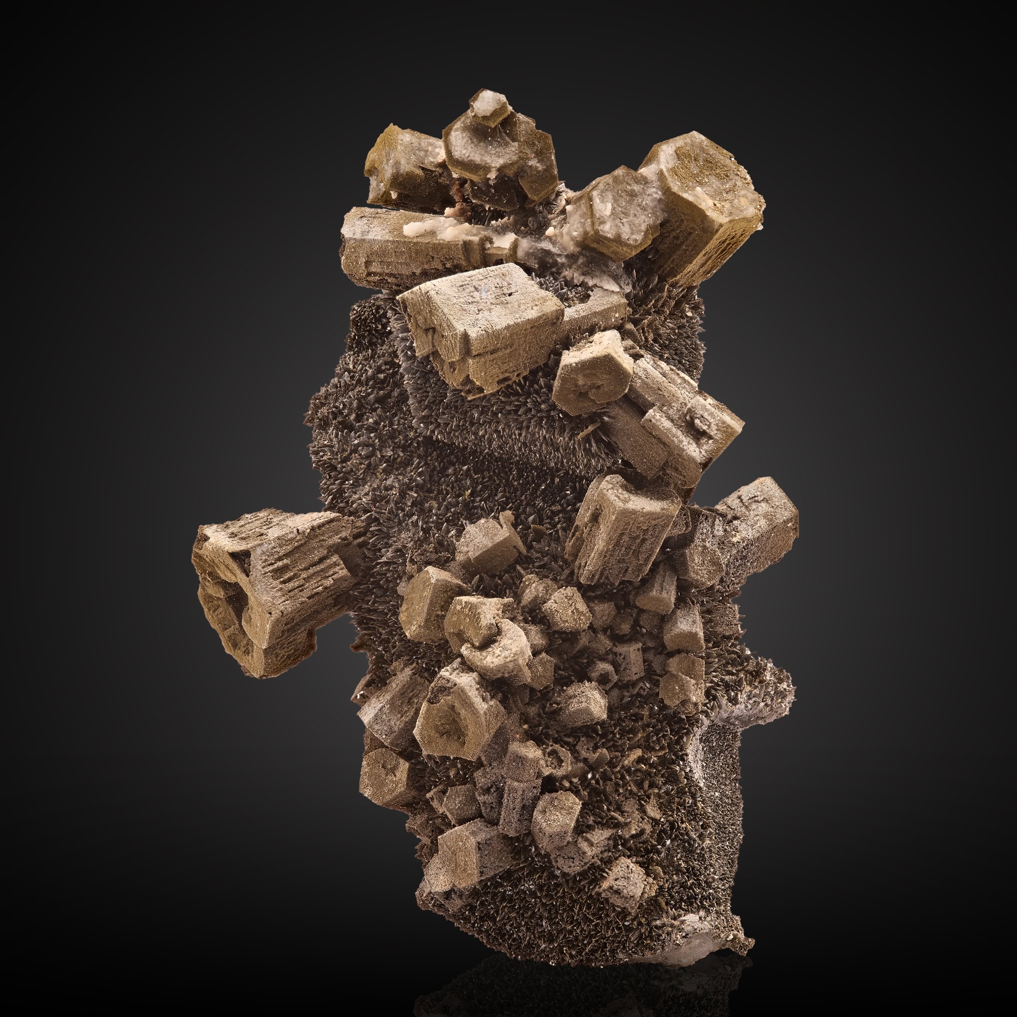 Mottramite a. Vanadinite (FIGURED)