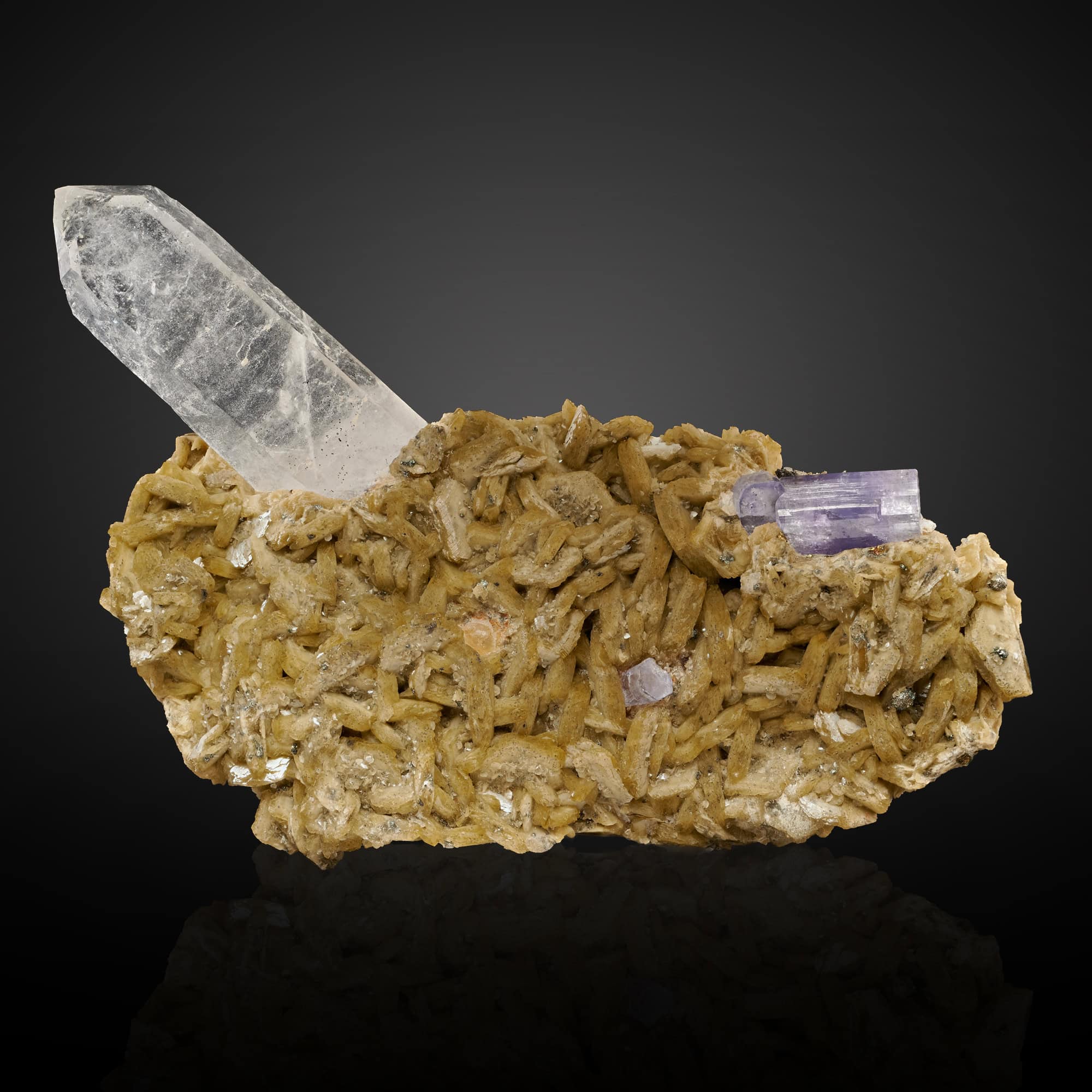 Apatite, Siderite, Quartz