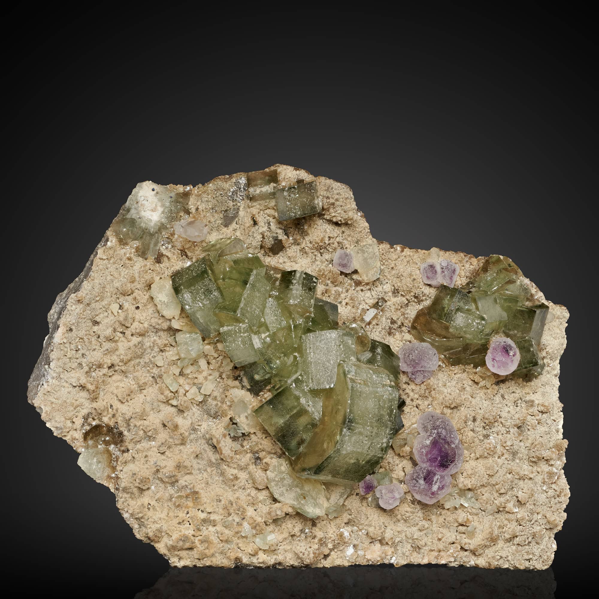 Fluorapatite, Fluorite, Siderite, Quartz
