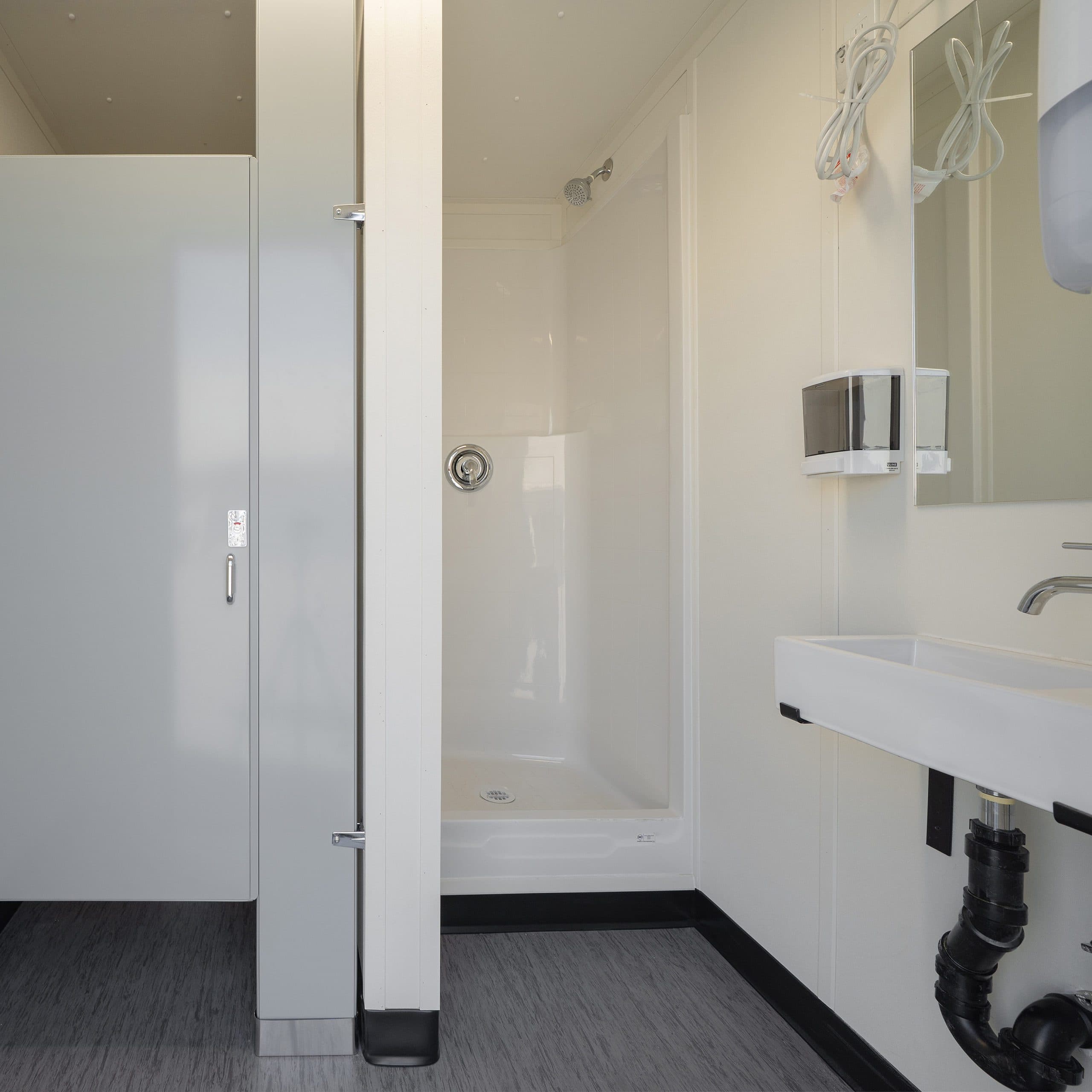 25′ Bathroom + Shower - Custom Cubes