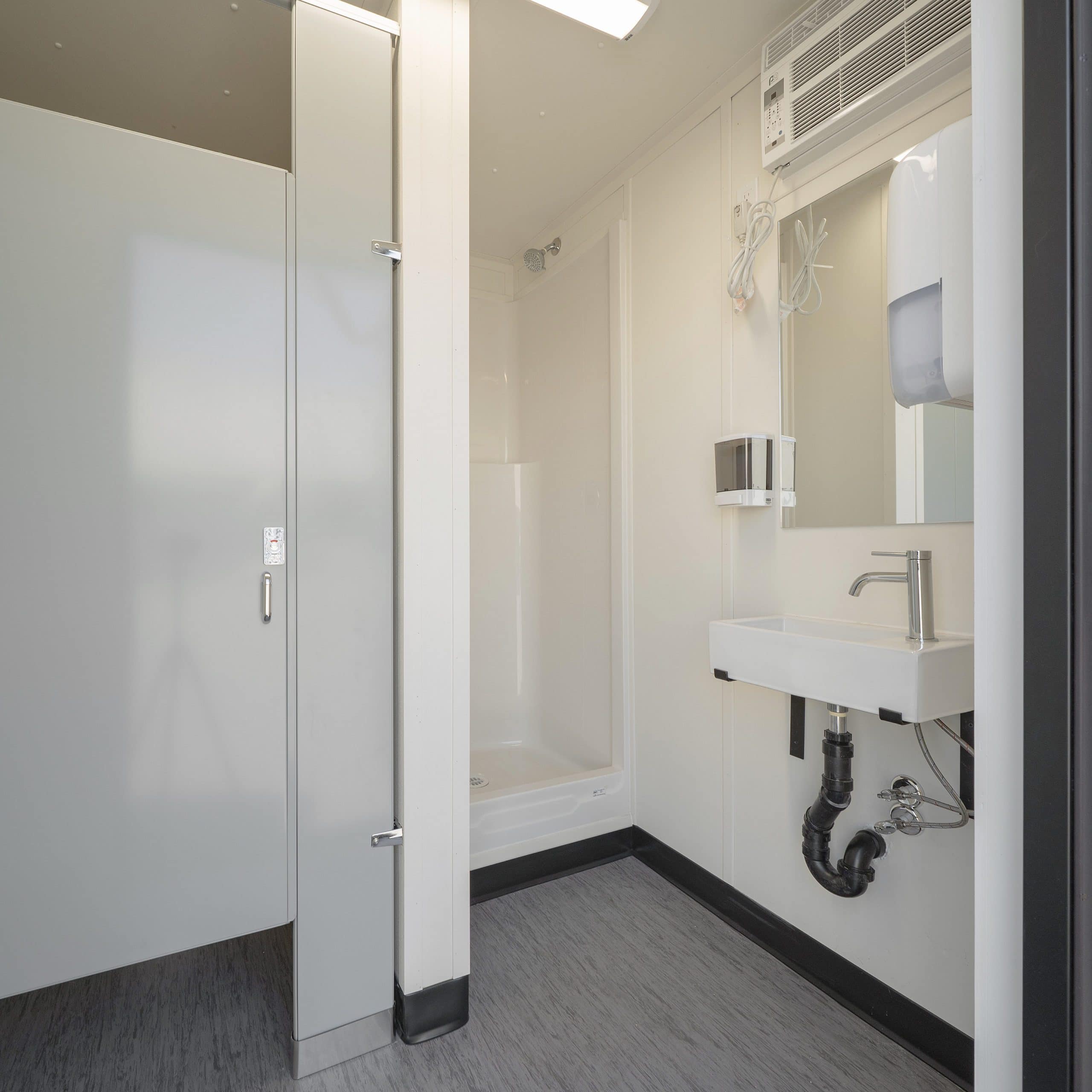 25′ Bathroom + Shower - Custom Cubes