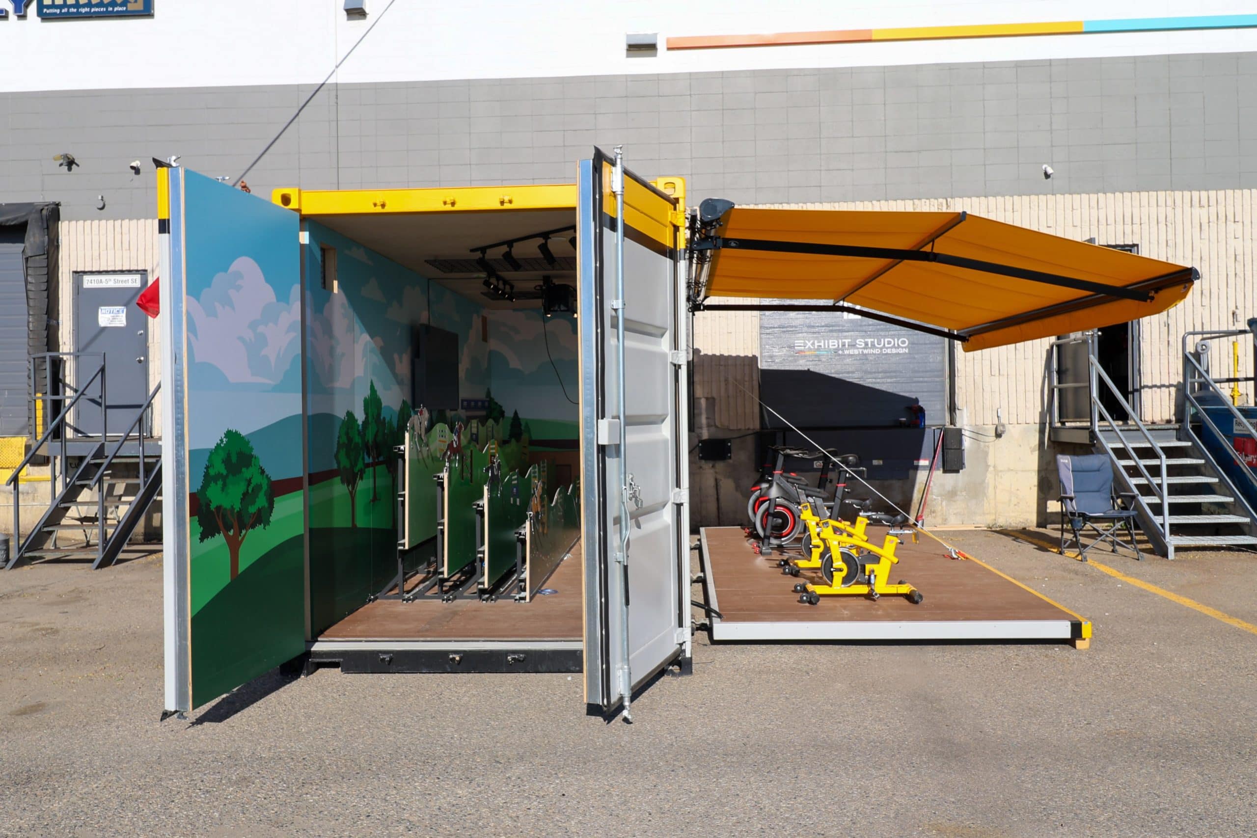 20′ w/ Battery operated drop down wall - Custom Cubes