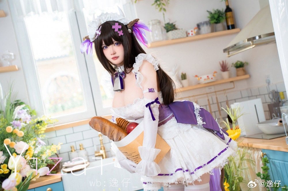 COSPLAY ♪~指挥官，我给您泡了茶哦。加了点牛奶的皇家风味……觉得得怎么样呢？碧蓝航线 樫野@逸仔_