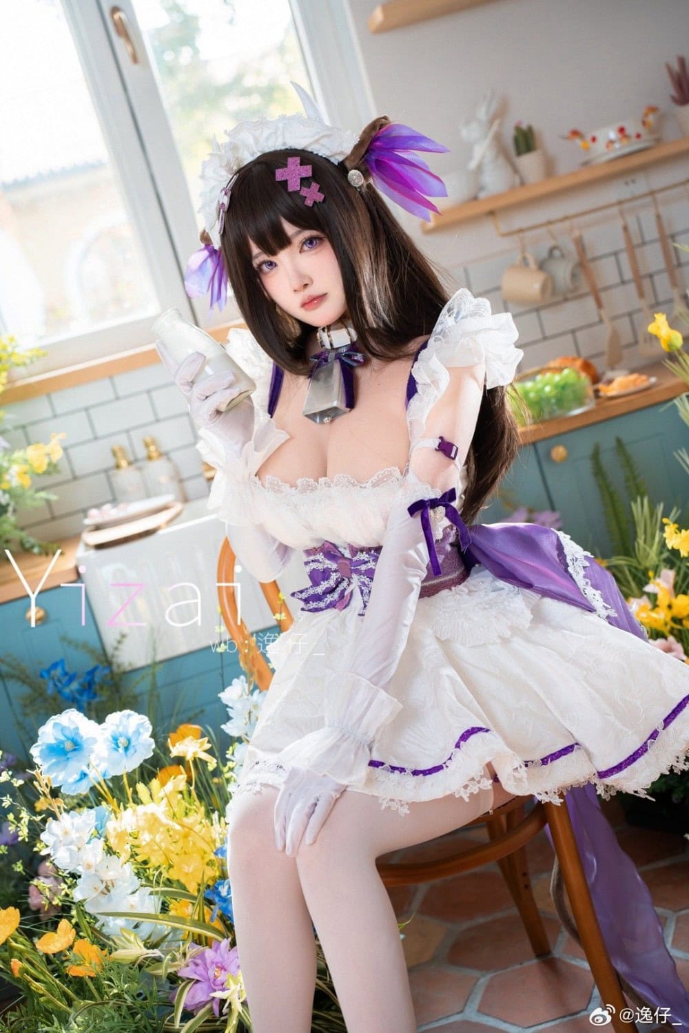 COSPLAY ♪~指挥官，我给您泡了茶哦。加了点牛奶的皇家风味……觉得得怎么样呢？碧蓝航线 樫野@逸仔_