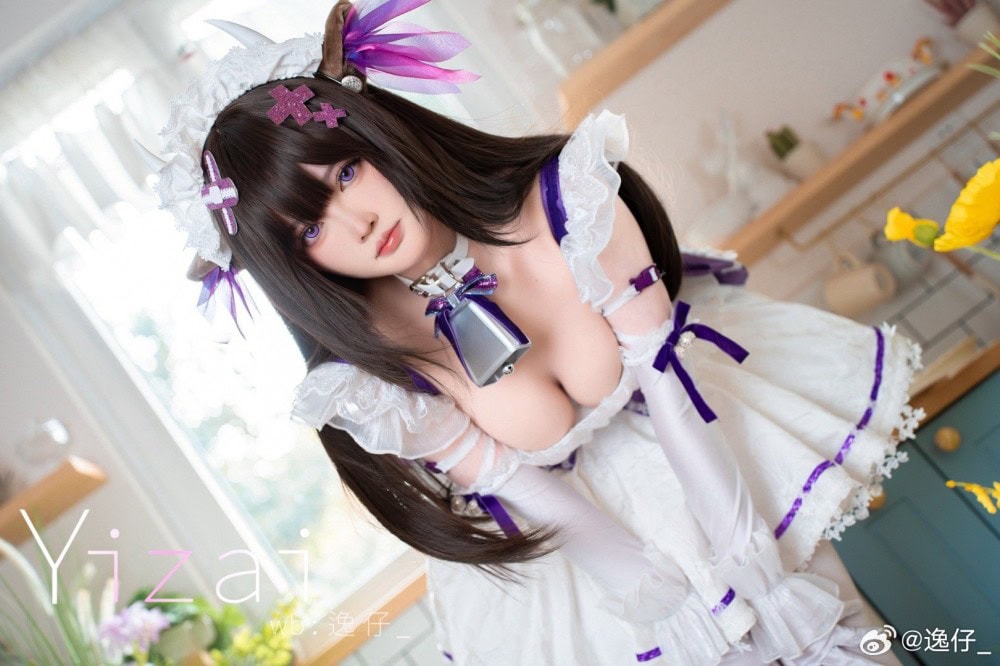COSPLAY ♪~指挥官，我给您泡了茶哦。加了点牛奶的皇家风味……觉得得怎么样呢？碧蓝航线 樫野@逸仔_