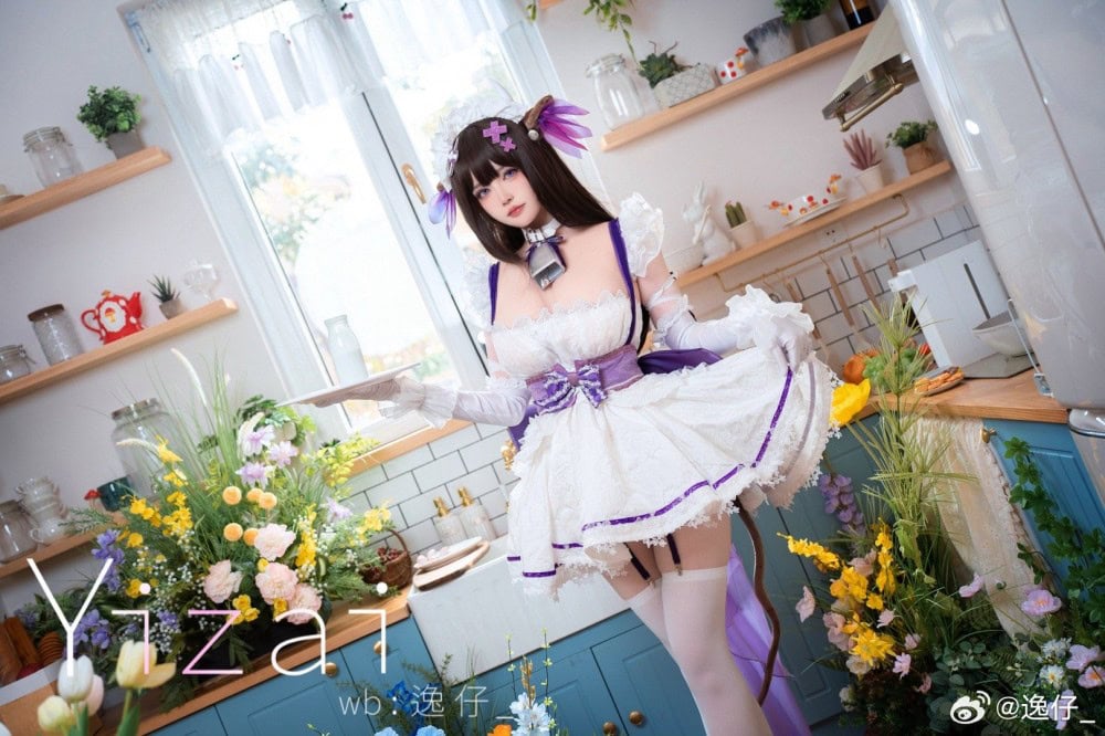 COSPLAY ♪~指挥官，我给您泡了茶哦。加了点牛奶的皇家风味……觉得得怎么样呢？碧蓝航线 樫野@逸仔_