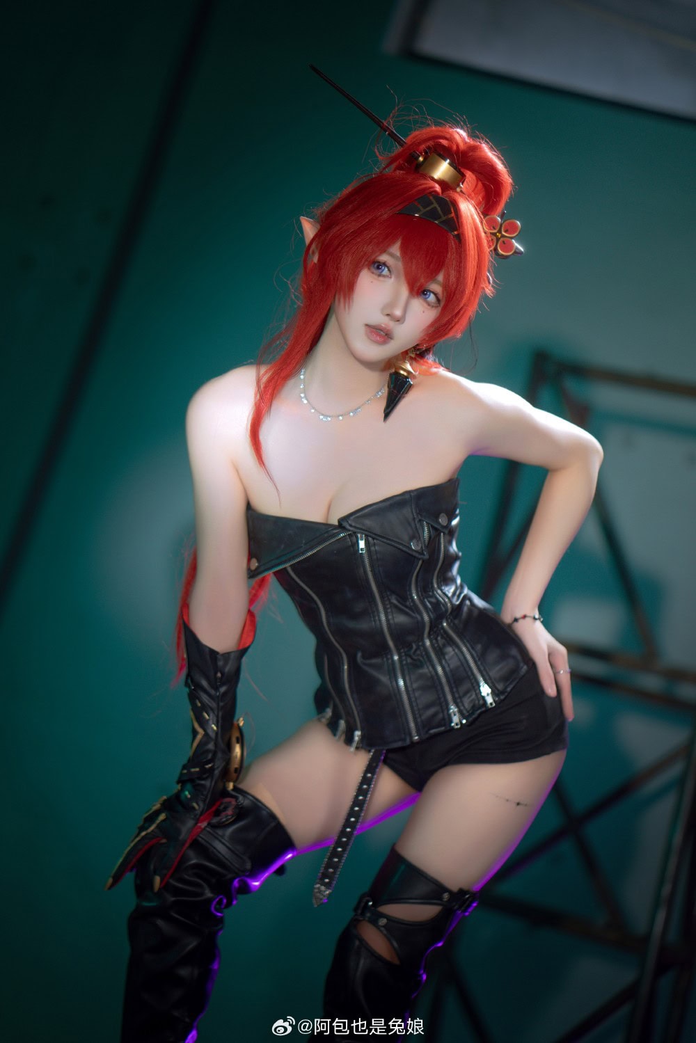 COSPLAY 有着成熟和魅惑感的少女！ 鸣潮 吟霖@阿包也是兔娘