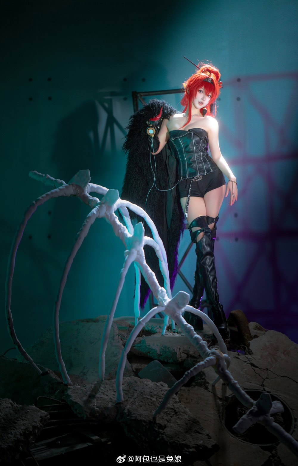 COSPLAY 有着成熟和魅惑感的少女！ 鸣潮 吟霖@阿包也是兔娘