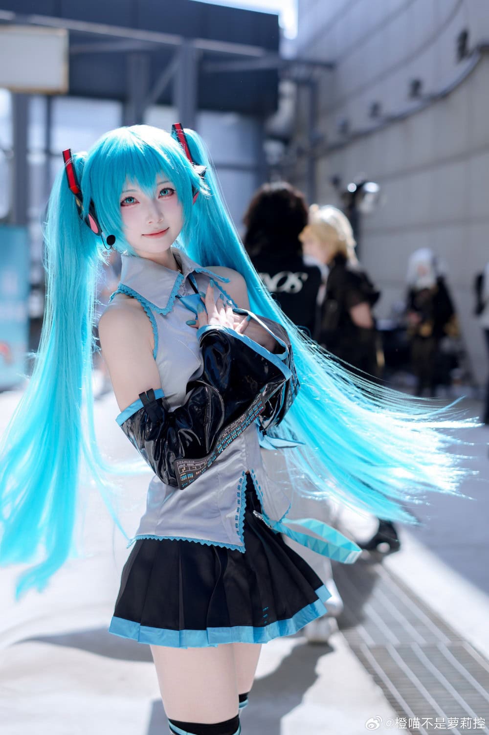 COSPLAY 这么会甩头发不要命了 初音未来@橙喵不是萝莉控