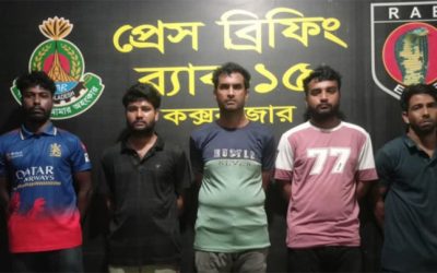 দুর্গাপুরে চাঞ্চল্যকর মকবুল হত্যা মামলার প্রধান আসামী আলামিন সহ মোট ৫ জনকে  গ্রেফতার করেছে র‌্যাব-৫