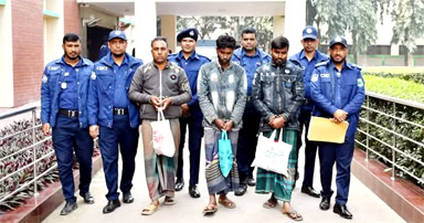 নওগাঁ মহাদেবপুরে ক্লুলেস খুনের রহস্য উদঘাটন, হত্যাকান্ডে জড়িত গ্রেফতার -০৩