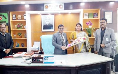 গোপালগঞ্জে সদর উপজেলার নবাগত স্বাস্থ্য ও পঃপঃ কর্মকর্তাকে ফুল দিয়ে বরণ করে নিলেন সিভিল সার্জন