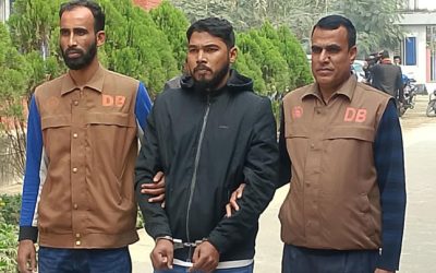 ময়মনসিংহে ছাত্রদল নেতাকে অস্ত্রসহ গ্রেপ্তারকালে ছিনিয়ে নিতে সমর্থকরা পুলিশের গাড়ির উপর হামলায় পুলিশ আহত গাড়ি ভাঙচুর