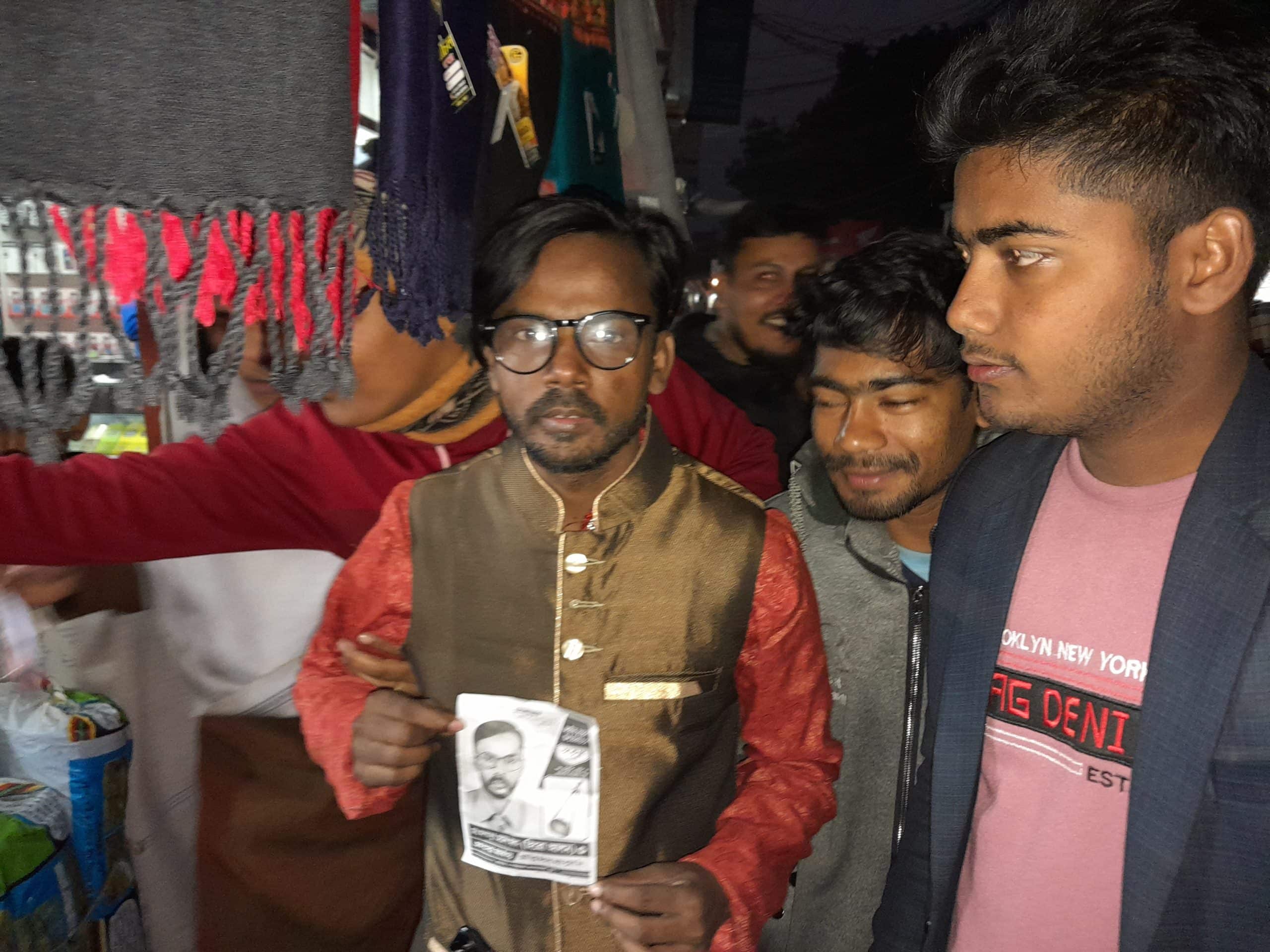 নন্দীগ্রামে হিরো আলমের গণসংযোগ, দিচ্ছেন উন্নয়নের প্রতিশ্রুতি