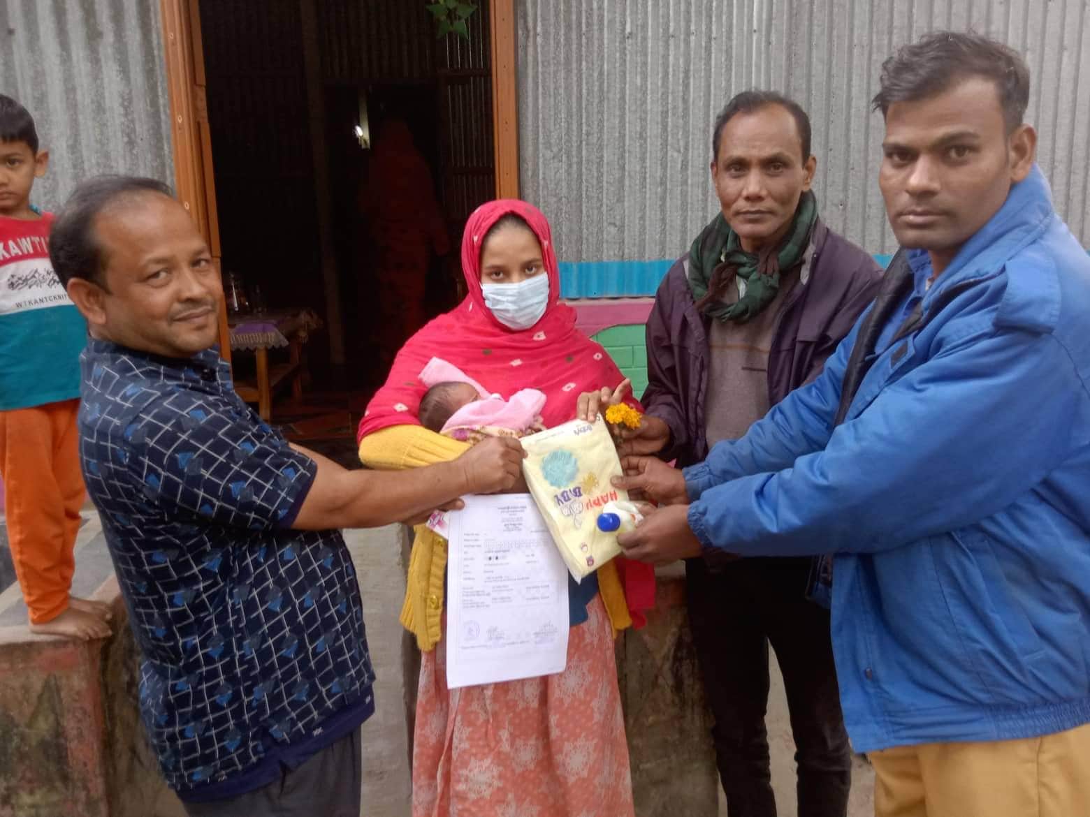 সিরাজগঞ্জ ছোনগাছায় শিশুর জন্ম হলেই পাচ্ছেন  নিবন্ধনসহ উপহার