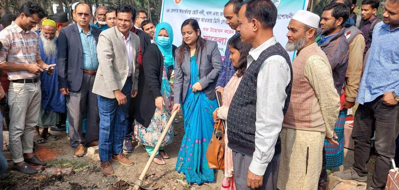 সৌন্দর্য বাড়াতে শেরপুর ডিসি লেক পুনঃখনন কাজ উদ্বোধন করলেন জেলা প্রশাসক