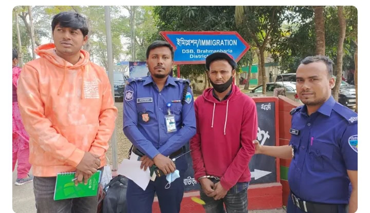 আখাউড়া দিয়ে ভারতে যাওয়ার সময় হত্যা মামলার আসামি আটক