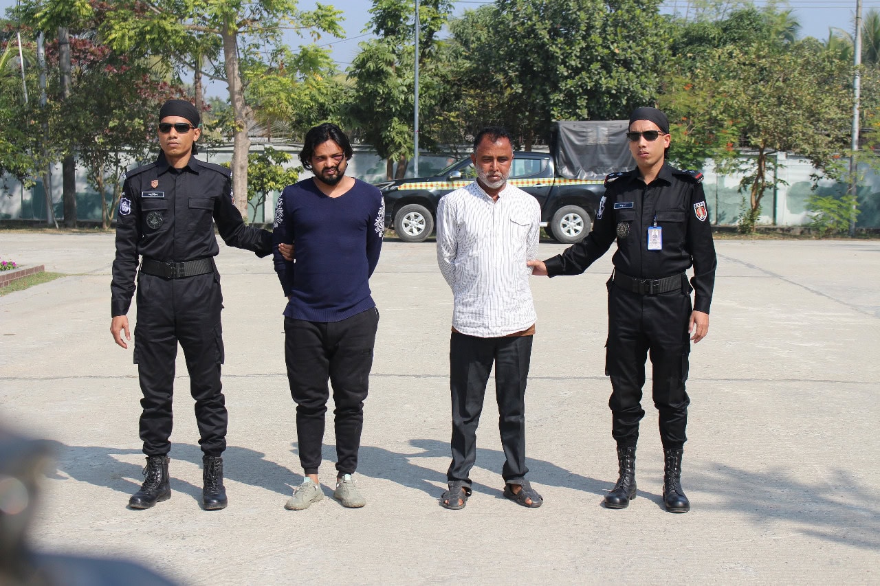 খুলনায় জাল টাকা তৈরীর কারখানার সন্ধান