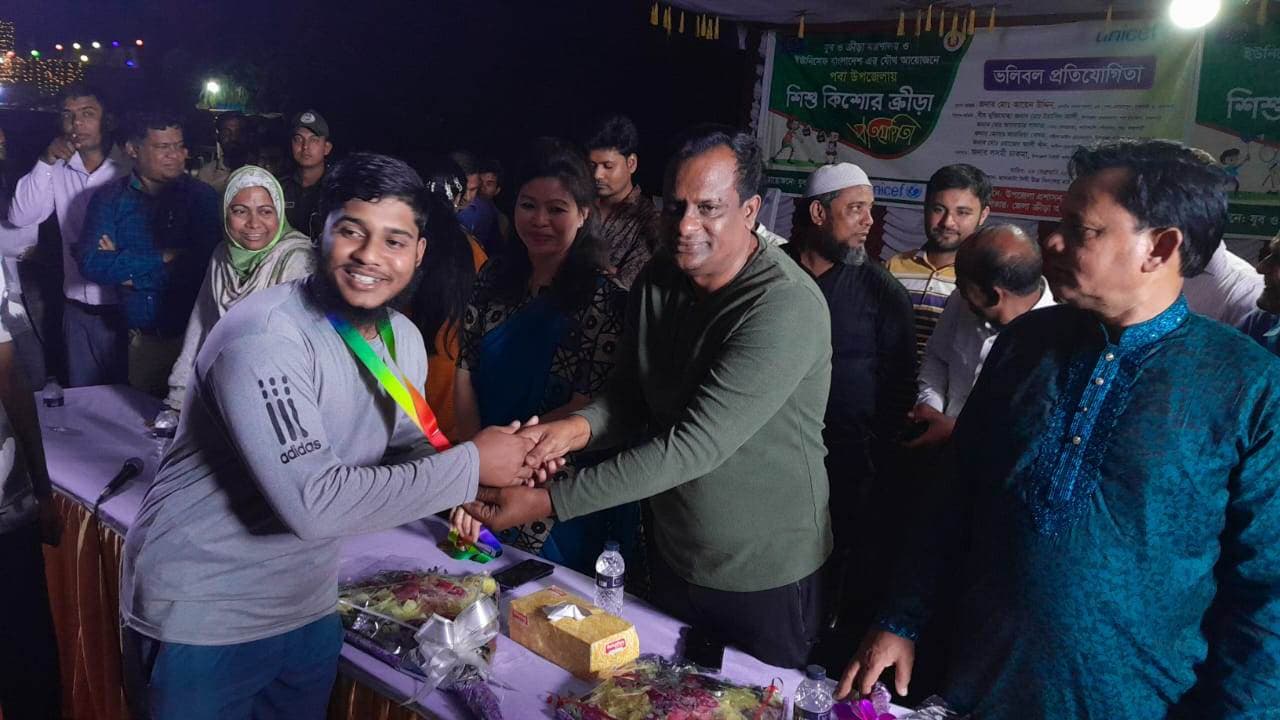 পবায় শিশু কিশোর ভলিবল ও ব্যাডমিন্টন ক্রীড়া প্রতিযোগিতা অনুষ্ঠিত