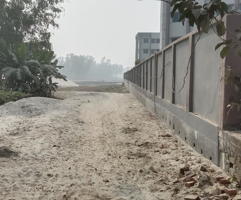 কাজিপুরের ছালাভরা নার্সিং ট্রেনিং সেন্টার পূর্ব পাশে  খাসজমি দখল মুক্ত করলেন উপজেলা নির্বাহী অফিসার