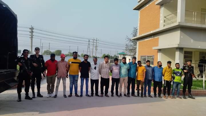 যাএাবাড়ী আঞ্চলিক পাসপোর্ট অফিসে দালাল চক্রের ১৪ জনকে বিভিন্ন মেয়াদে কারাদন্ড ও ০১ জনকে জরিমানা