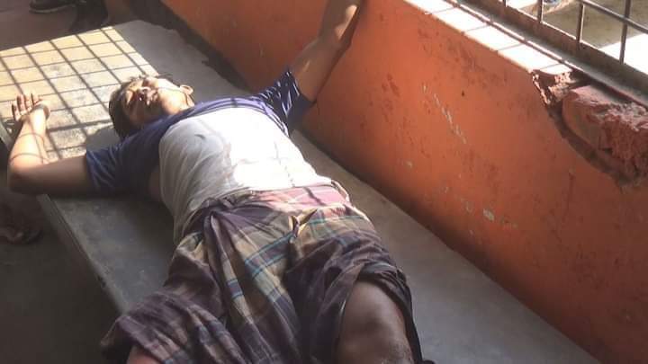 কুমারখালীতে বাসের চাকায় পিষ্ট হয়ে চানাচুর বিক্রেতা গুরুতর আহত