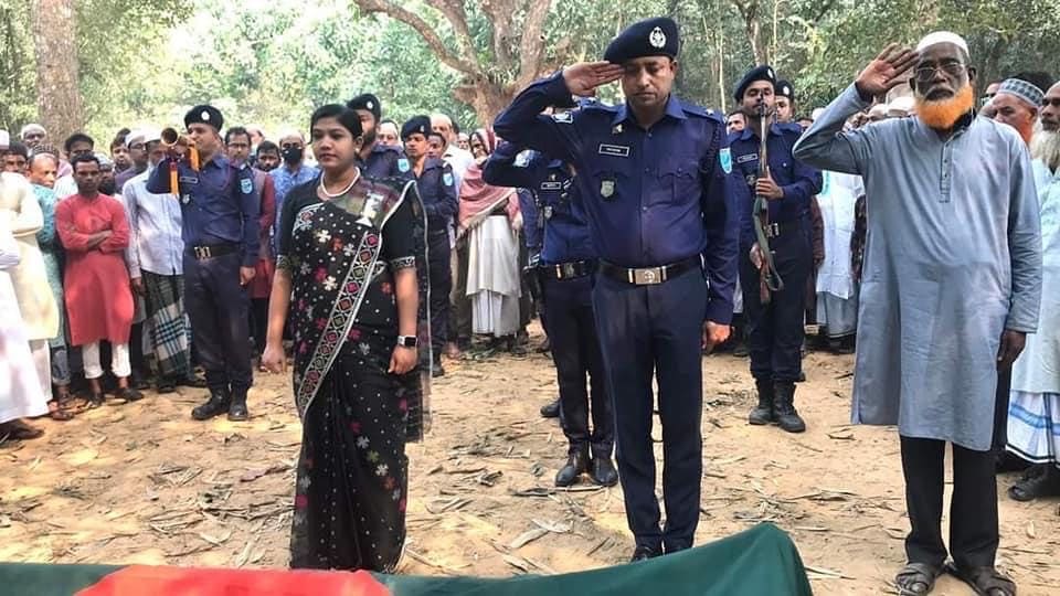 শিবপুরে বীর মুক্তিযোদ্ধা দেলোয়ার হোসেন রতন মাষ্টারের রাষ্ট্রীয় মর্যাদায় দাফন সম্পন্ন