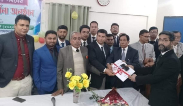 নীলফামারীতে জেলা আইনজীবী সমিতির নতুন কমিটির দায়িত্ব গ্রহণ