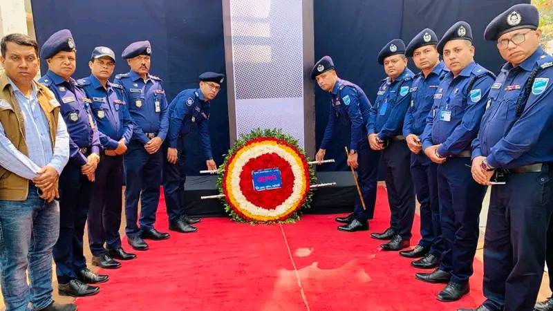 কর্তব্যরত অবস্থায় জীবন উৎসর্গকারী পুলিশ সদস্যদের স্মরণে নরসিংদীতে ‘পুলিশ মেমোরিয়াল ডে ২০২৩ পালিত