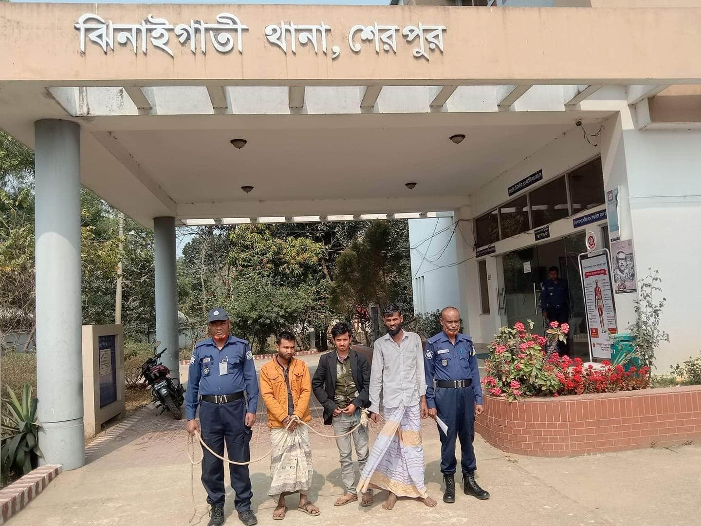 শেরপুরের ঝিনাইগাতী থানা পুলিশের অভিযানে ৩ জুয়ারী গ্রেপ্তার