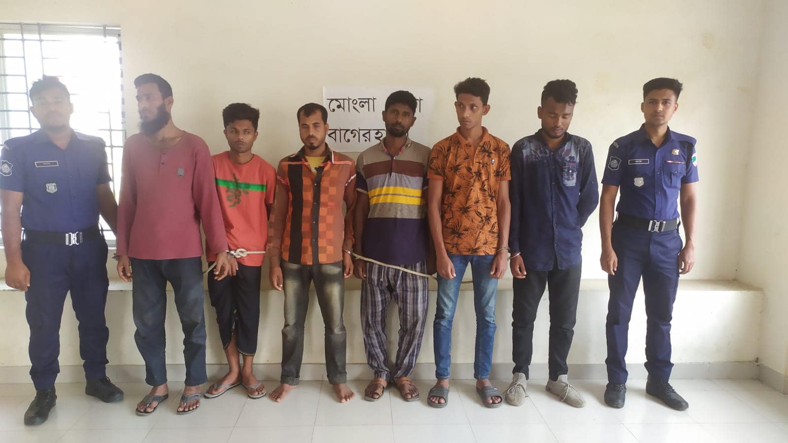 মোংলায় ডাকাতির প্রস্তুতিকালে আটক-৪