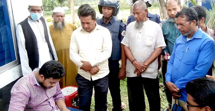 ঝালকাঠি সুগন্ধা নদীতে অবৈধভাবে বালু উত্তোলনের দায়ে দুইজনকে জেল ও জরিমানা