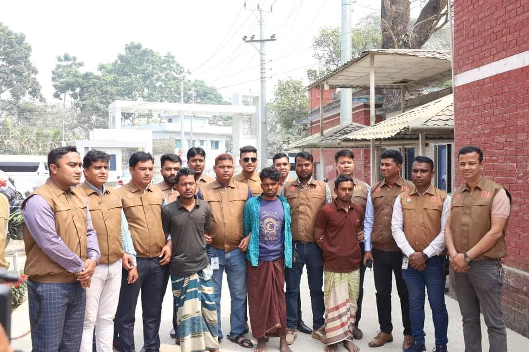 ময়মনসিংহে স্কুলছাত্রীকে ধর্ষণ ও হত্যার পর গাছে ঝুলিয়ে রাখার ঘটনায় গ্রেফতার ৫