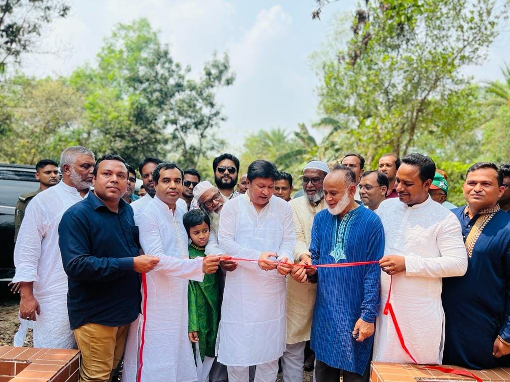 টাঙ্গাইল মির্জাপুরের নয়াপাড়ার সম্মুখ যুদ্ধে নিহত শহীদদের স্মরণে নির্মিত স্মৃতিসৌধের উদ্বোধন