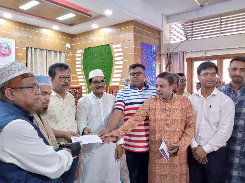 জামালপুরে এতিম ও ভাগ্যহত শিশুদের মাঝে খাদ্যসামগ্রী বিতরণ