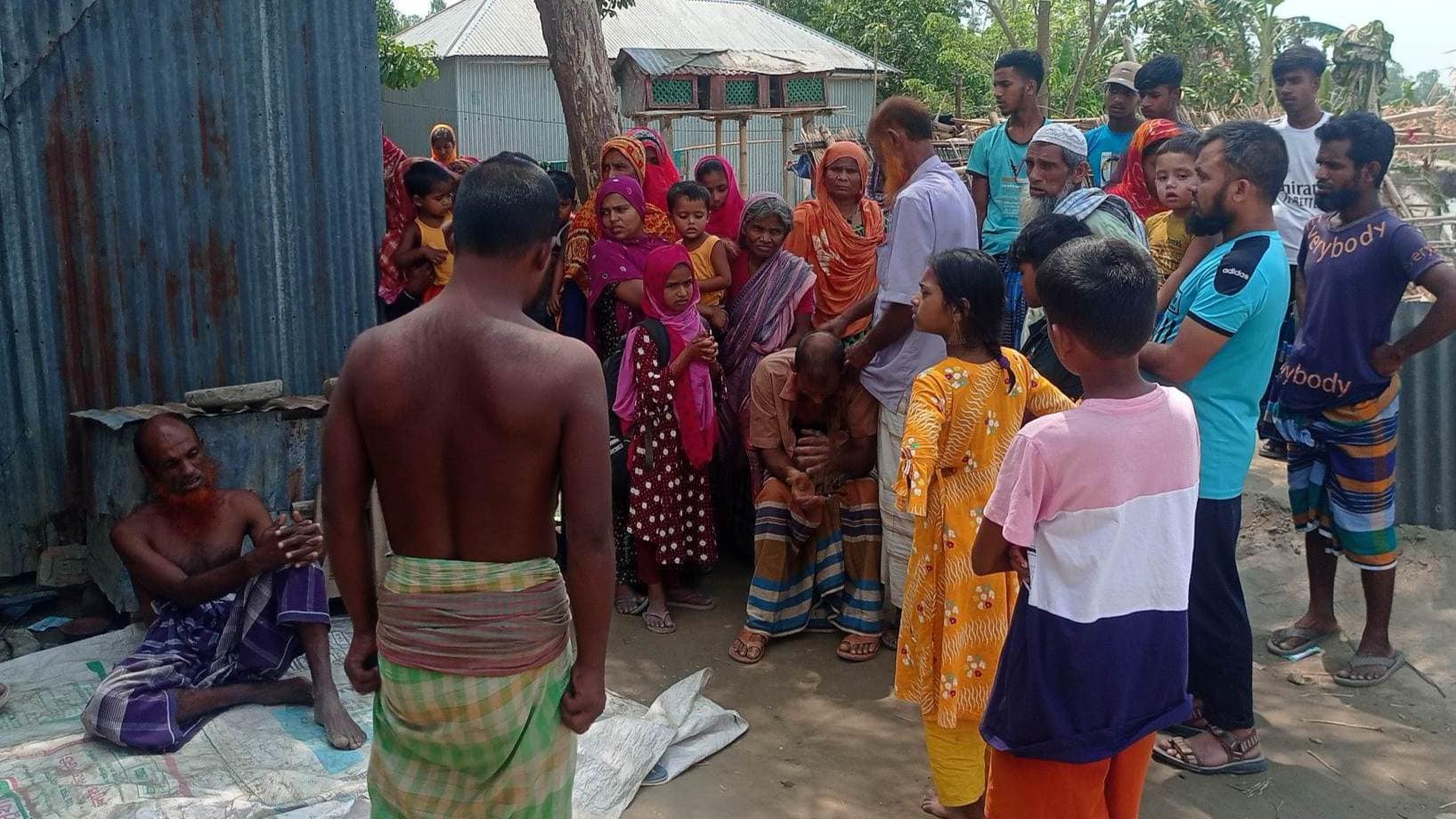 সিরাজগঞ্জের চৌহালীতে নৌকা থেকে পড়ে নিখোঁজ ১