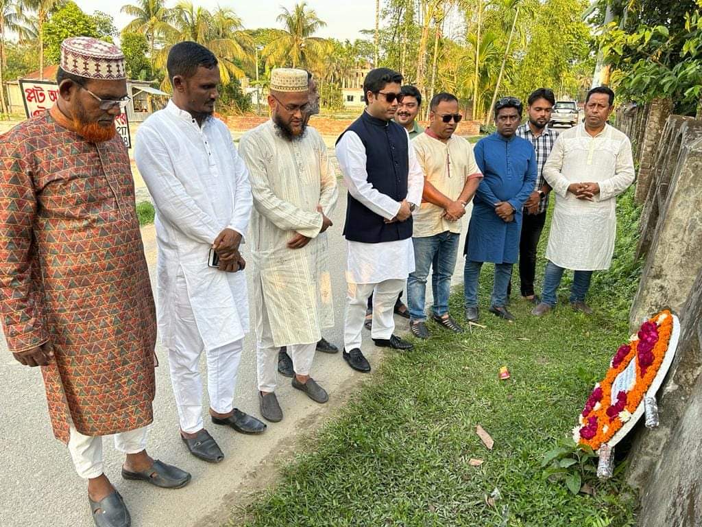 ভোলায় আওয়ামীলীগ নেতার কবর জিয়ারত করলেন অর্থনীতিবিদ ড. শান্ত
