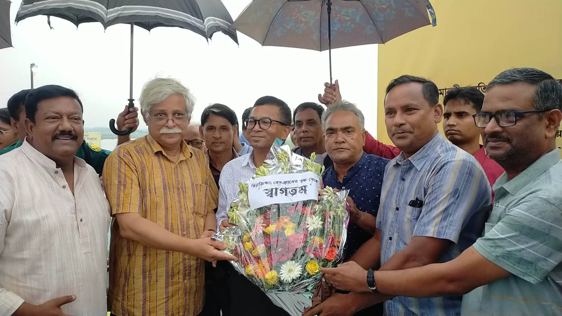 সিরাজগঞ্জে পানি সম্পদ উপমন্ত্রীকে সংবর্ধনা