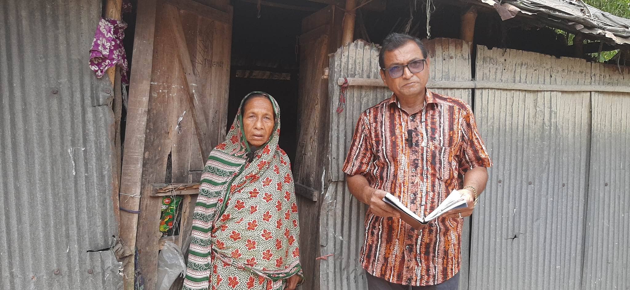 শেরপুর নকলায় ফেসবুক স্ট্যাটাসে ঘর পেলেন অসহায় বৃদ্ধা