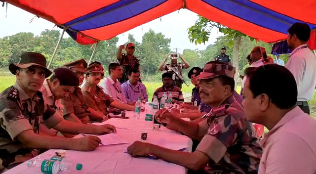 বাংলাদেশে অবৈধভাবে অনুপ্রবেশের দায়ে কারাভোগ শেষে চুয়াডাঙ্গার দর্শনা জয়নগর ইমিগ্রেশন চেকপোস্ট দিয়ে নিজ দেশে ফিরলেন ভারতীয় এক নাগরিক