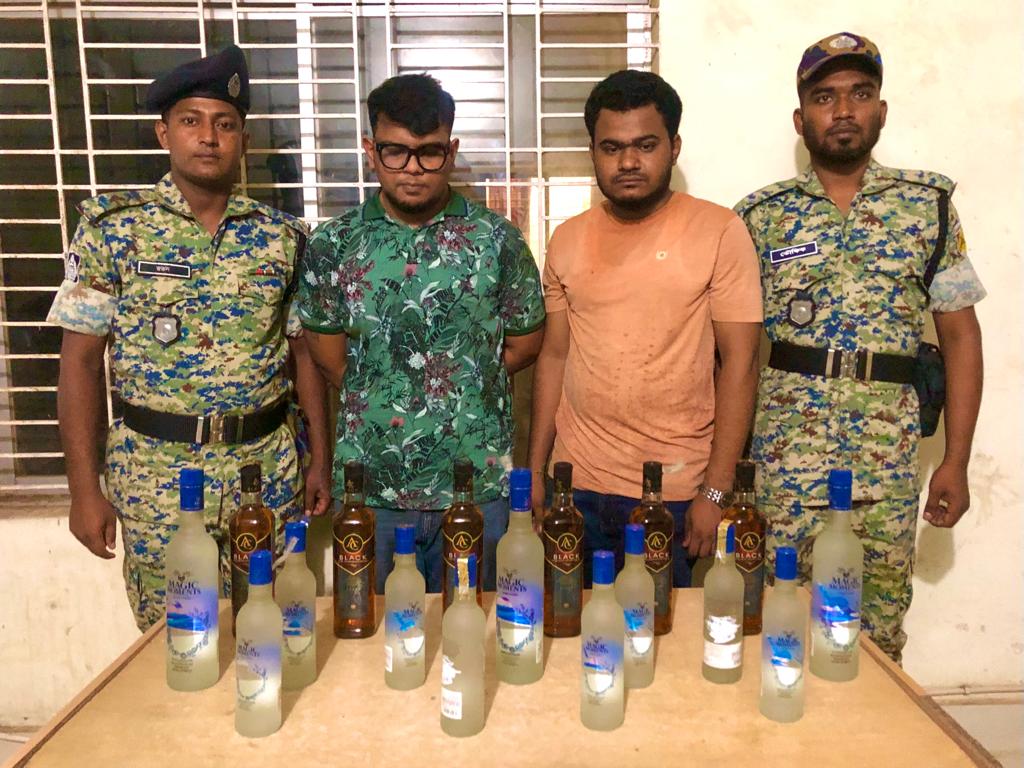 সতের বোতল বিদেশি মদ সহ গ্রেফতার দুই