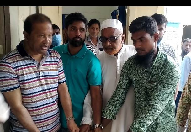 ভোলার শিবপুরে জেলেদের মাঝে ভিজিএফ’র চাল বিতারণ