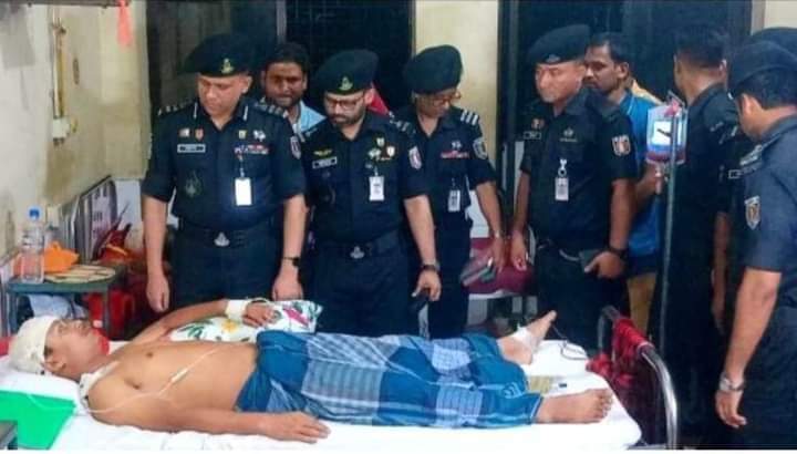 আহত র‍্যাব সদস্যকে দেখতে কুষ্টিয়ায় এসেছিলেন র‍্যাব-১২ সিও