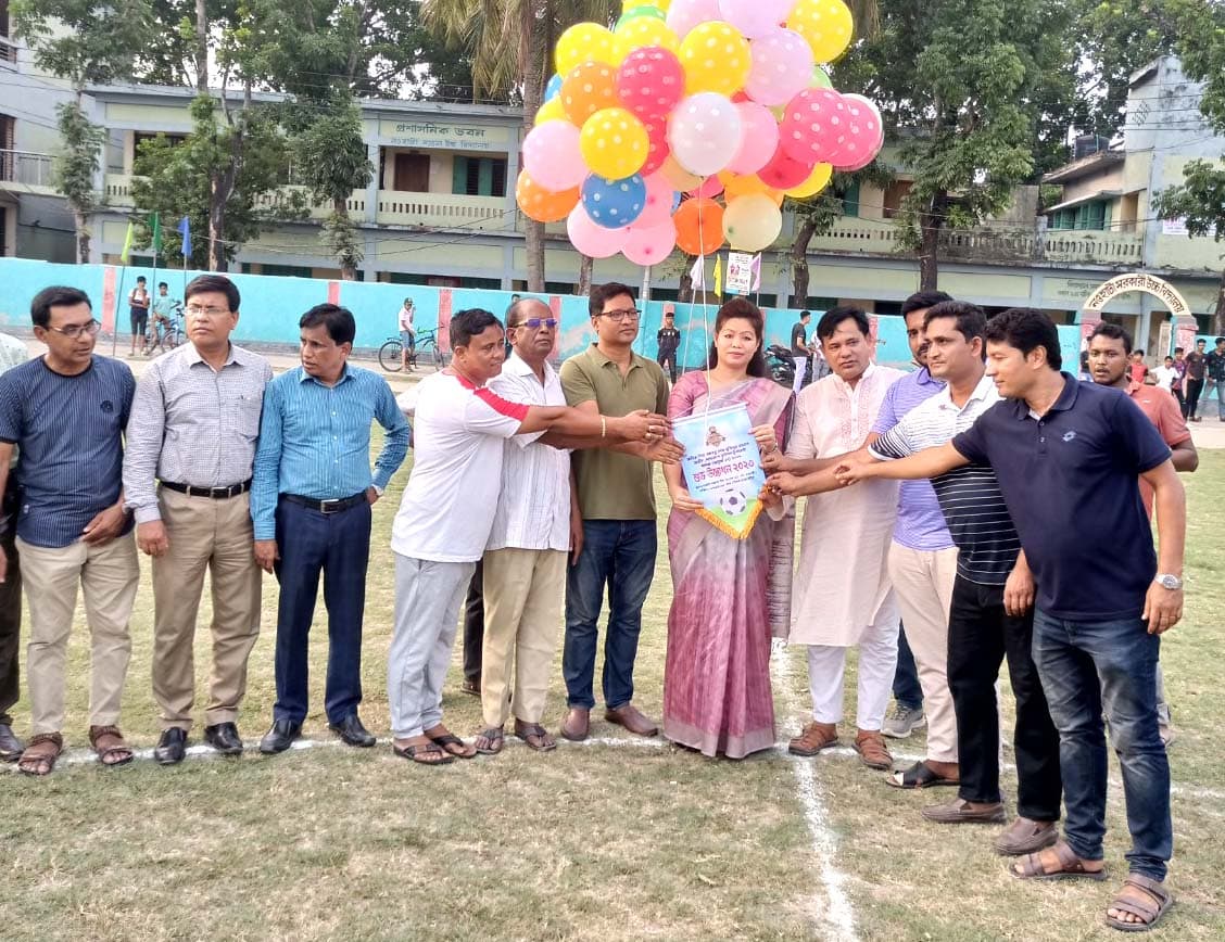পবায় বঙ্গবন্ধু জাতীয় গোল্ডকাপ ফুটবল টুর্ণামেন্ট অনুর্ধ্ব-১৭ এর উদ্বোধন