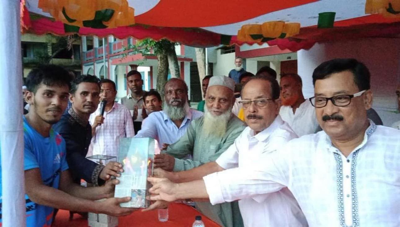 নরসিংদীর শিবপুরে প্রীতি ফুটবল ম্যাচ অনুষ্ঠিত