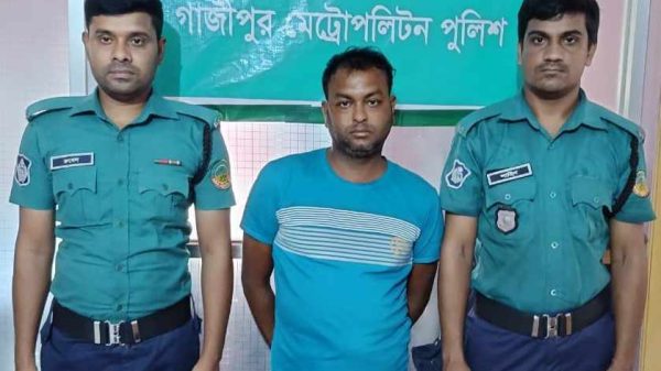 কাশিমপুরে ৫০০ গ্রাম গাঁজাসহ মাদক কারবারি আটক ১