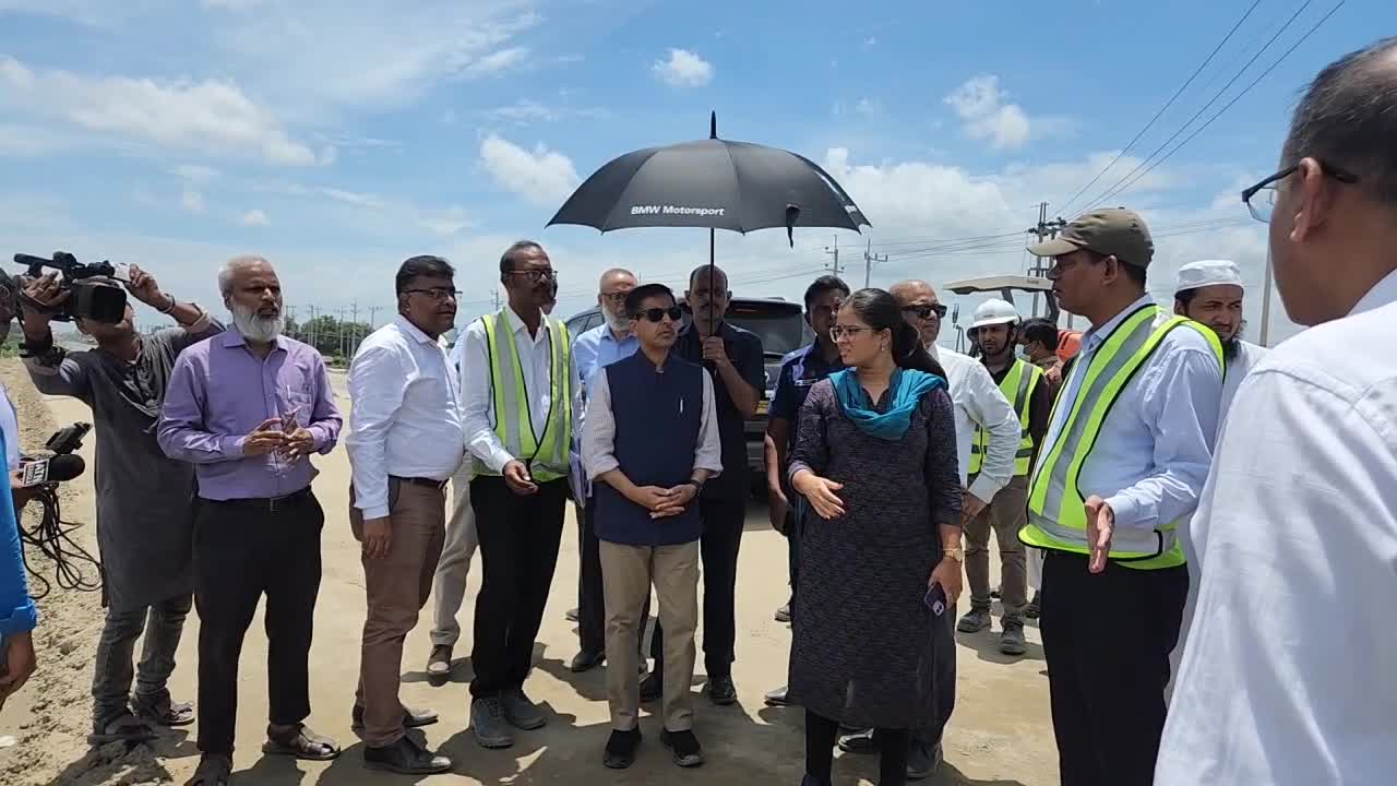 আশুগঞ্জে ফোরলেন সড়ক পরিদর্শন করলেন ভারতীয় হাই কমিশনার