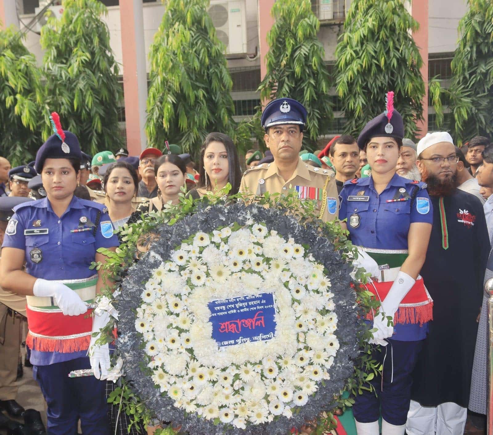 “স্বাধীনতার মহান স্থপতি, মুক্তির মহানায়ক জাতির পিতা বঙ্গবন্ধু শেখ মুজিবুর রহমান এঁর প্রতিকৃতিতে শ্রদ্ধাঞ্জলি”